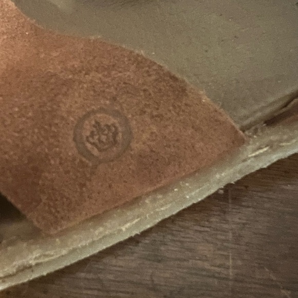 Born Carla women's leather criss-cross front ankle strap sandal in a cognac SZ 8 - Picture 3 of 9